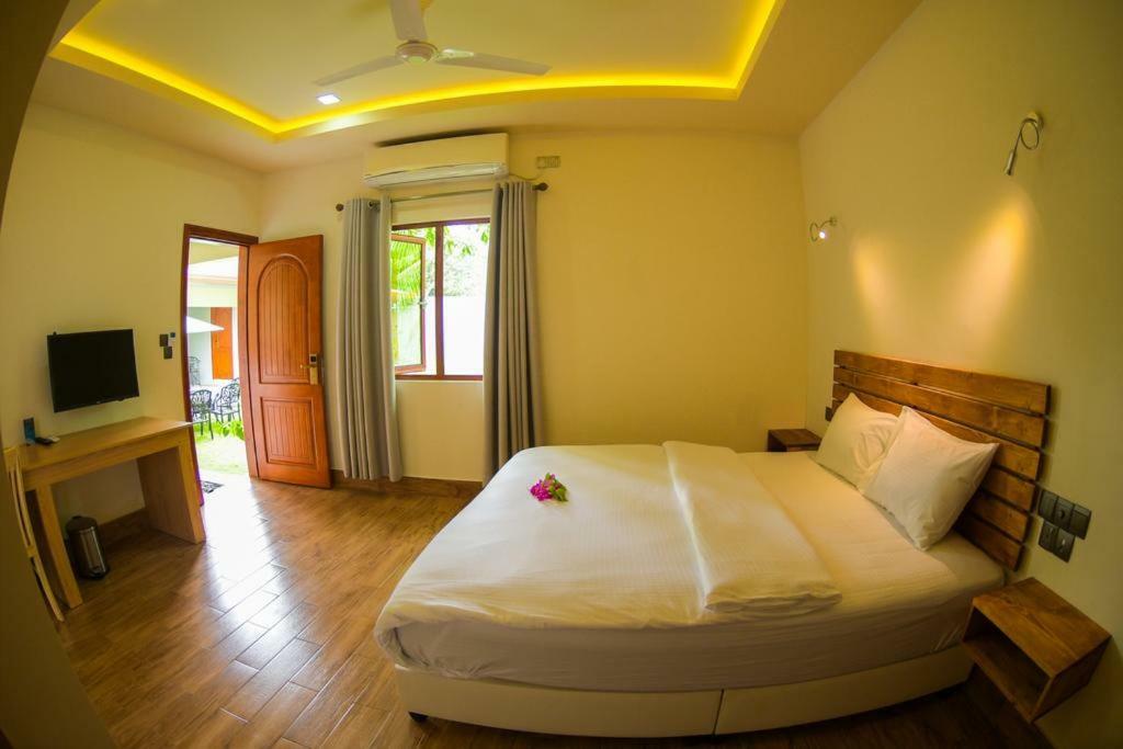Tiger Shark Residence & Dive Fuvahmulah Exterior photo